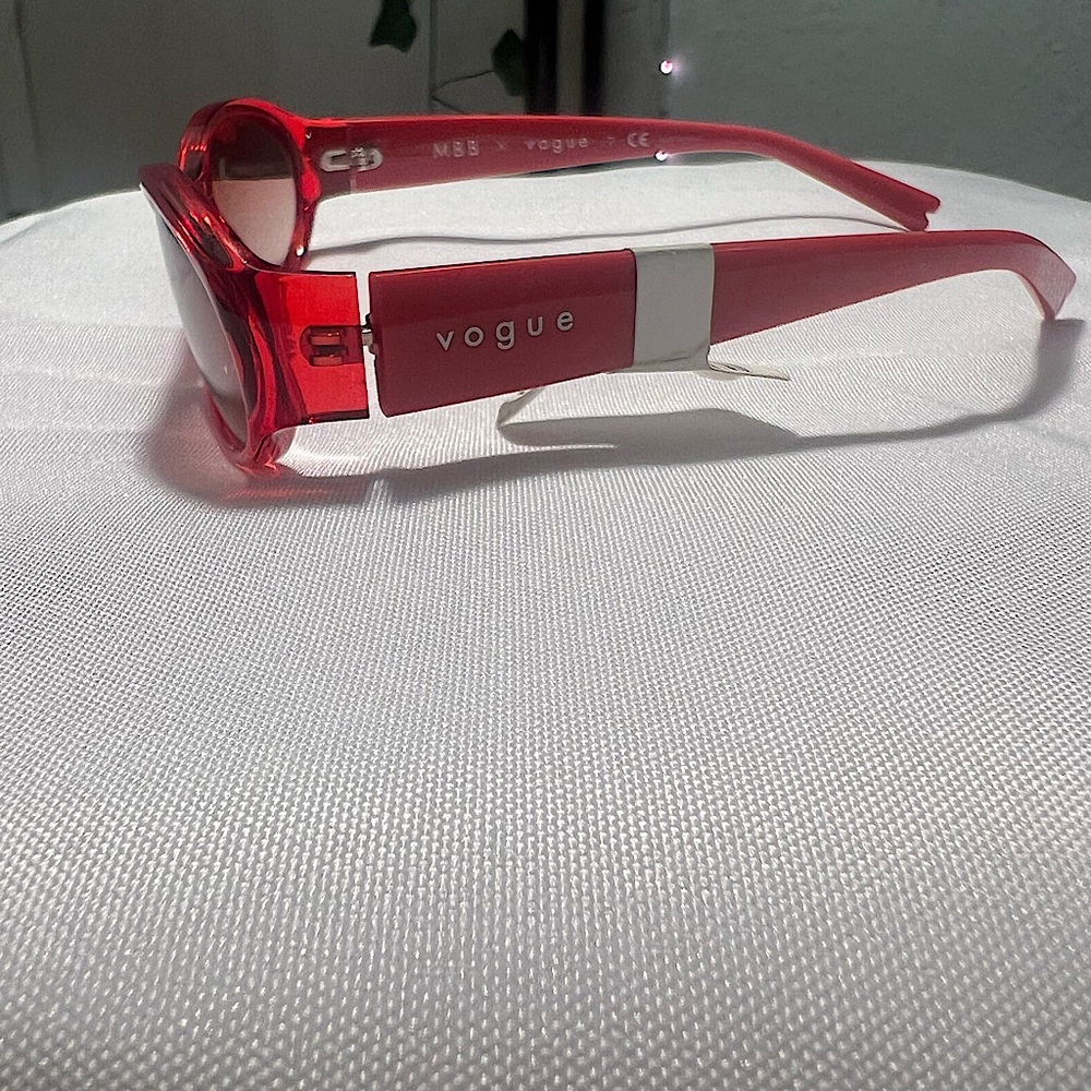 Vogue sunglasses Authentic